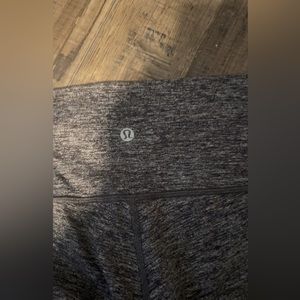 lululemon leggings size 4. Hardly worn. Ankle length.
